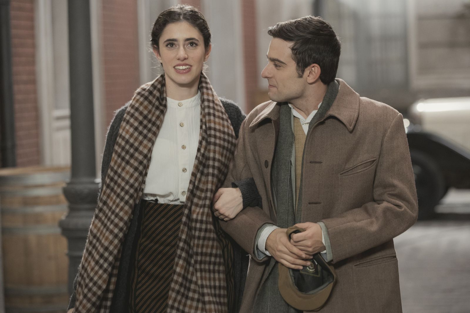 Abril Montilla es Alodia, la prima de Julio