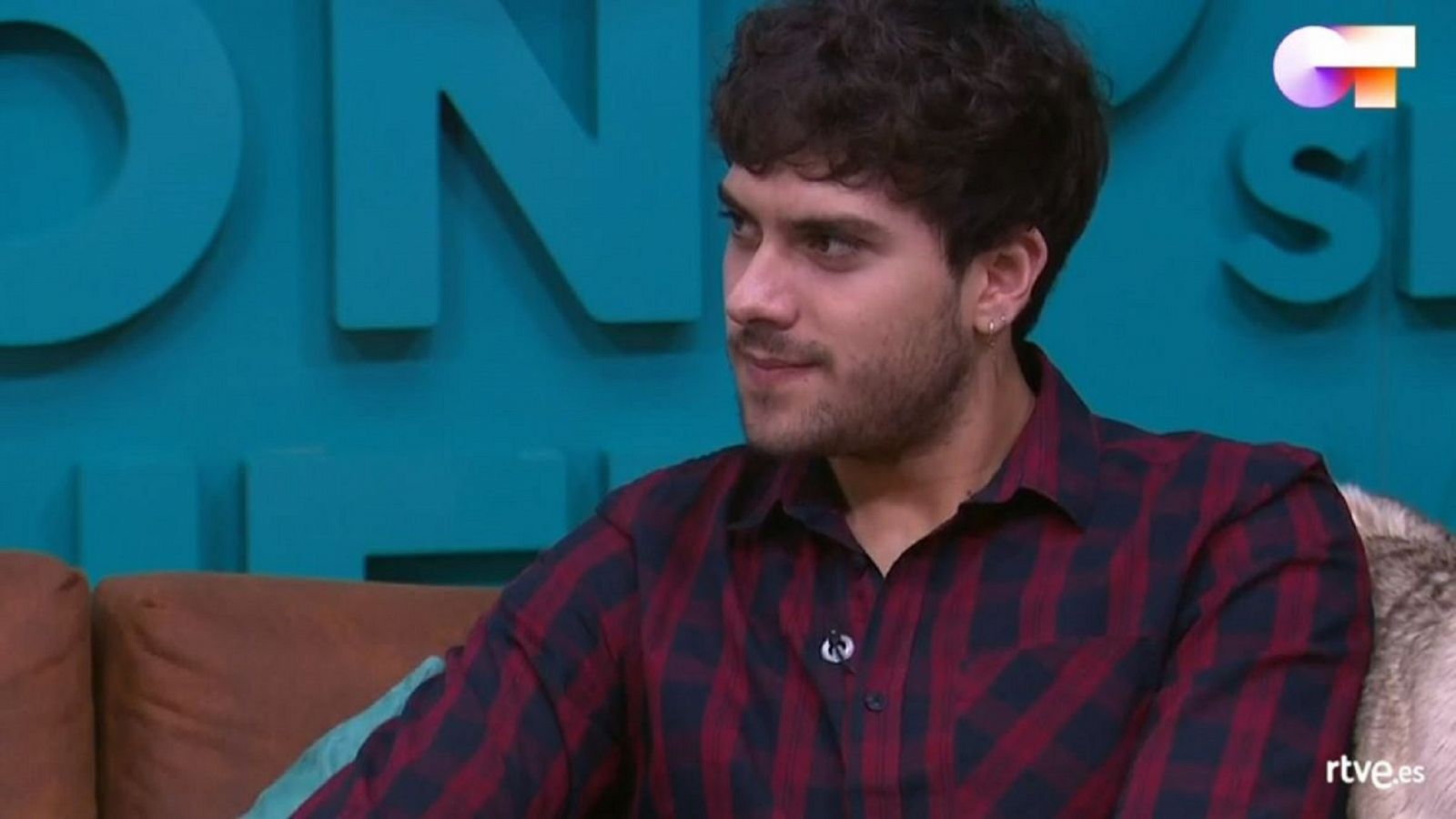  Locura en redes con el lanzamiento al mercado de "Qué sabrá Neruda", el primer tema de Javy, concursante de OT 2020
