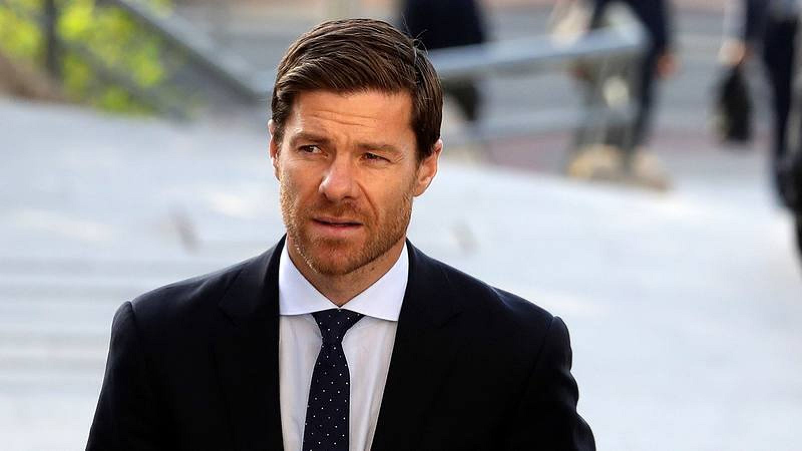 El exfutbolista español Xabi Alonso llega a la Audiencia Provincial de Madrid.