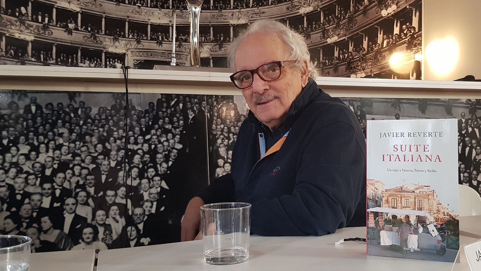 Javier Reverte, durante la presentación de su último libro: 'Suite italiana'.