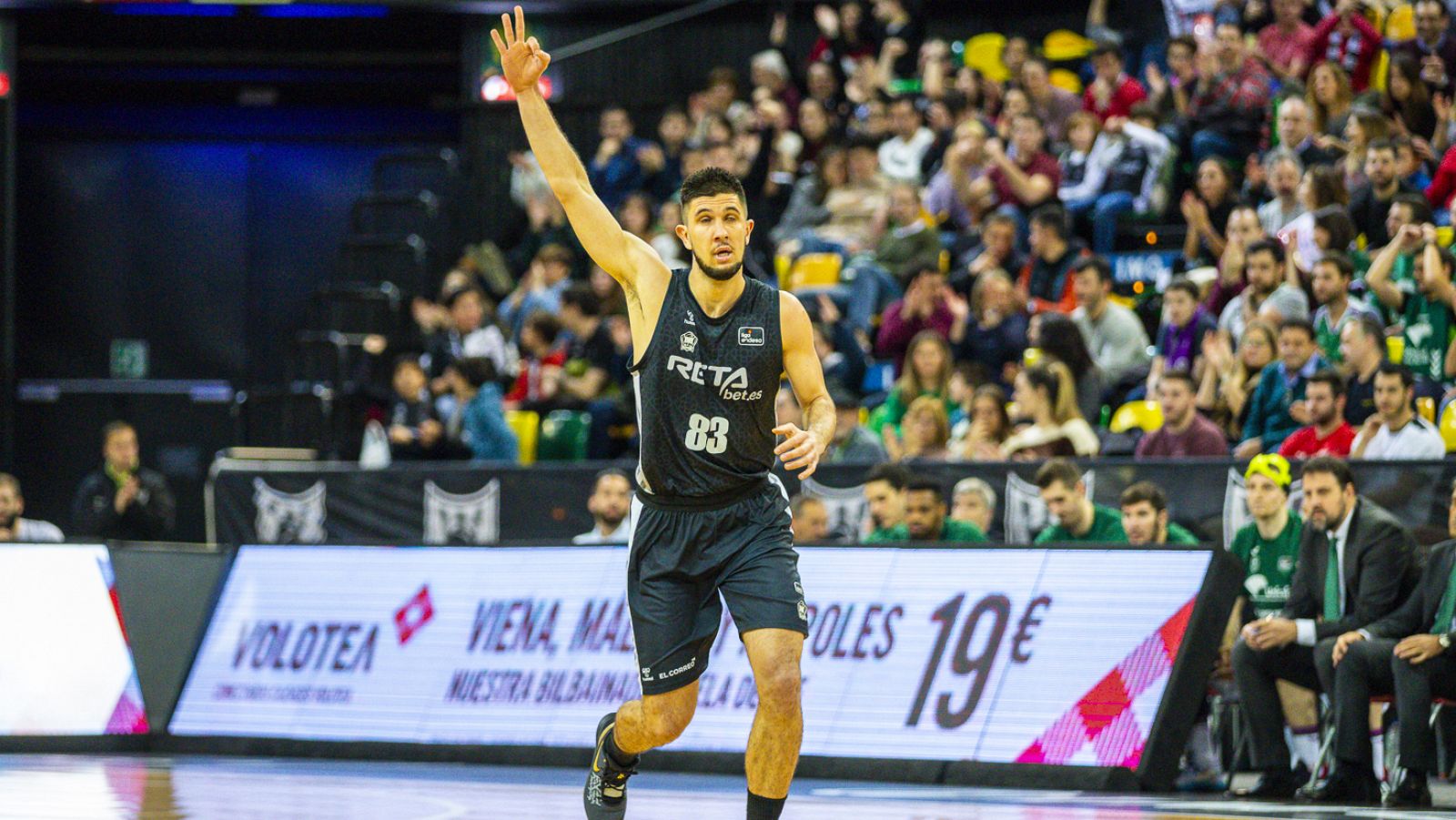 El francés Axel Bouteille celebra una canasta en el pasado Bilbao vs Unicaja.