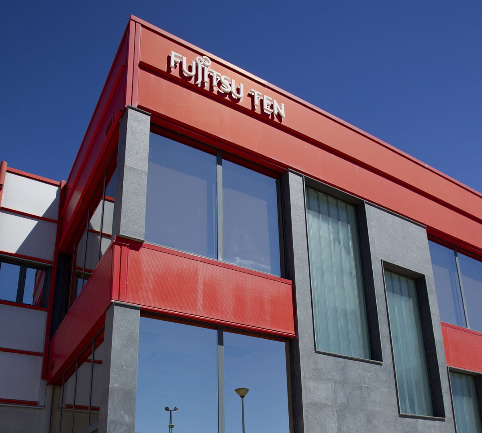 La sede de Fujitsu en Málaga presenta un ERTE por falta de material de China