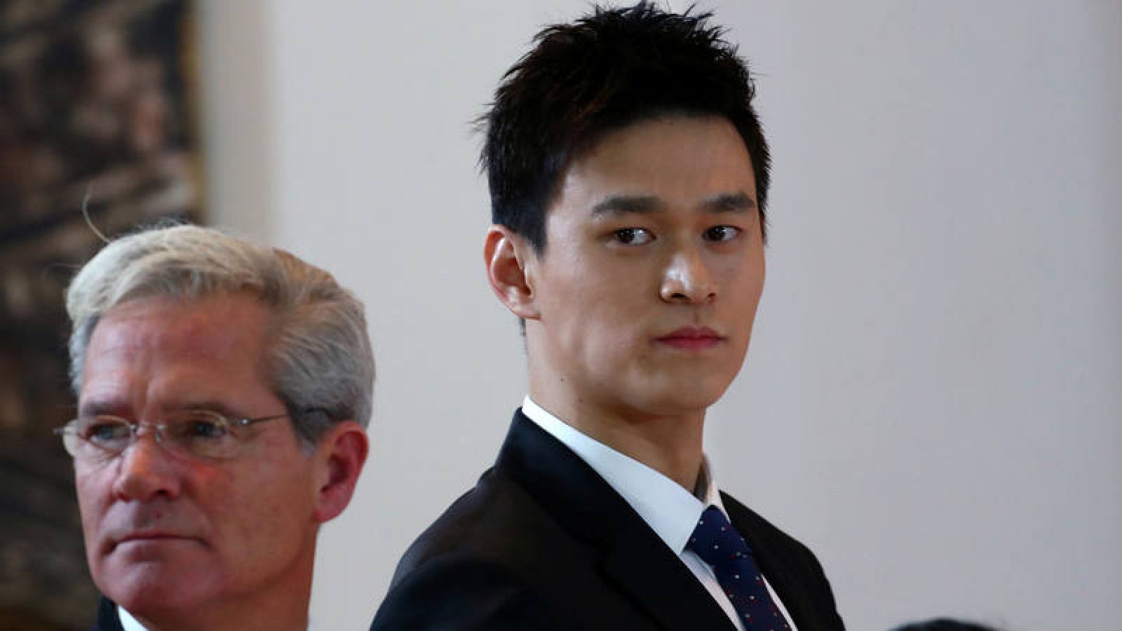 Sun Yang (d), en la vista de su caso ante el TAS.