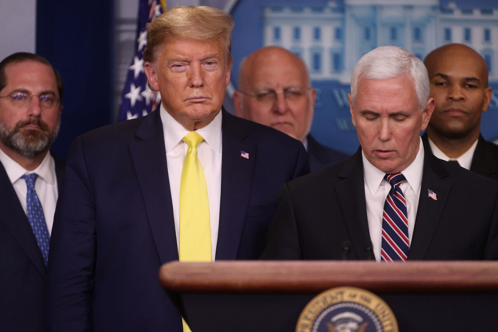 Dondald Trump y Mike Pence durante la rueda de prensa en la Casa Blanca