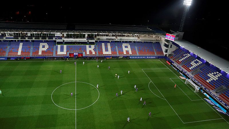 Vista general del estadio de Ipurúa durante el partido Eibar - Real Sociedad, disputado a puerta cerrada