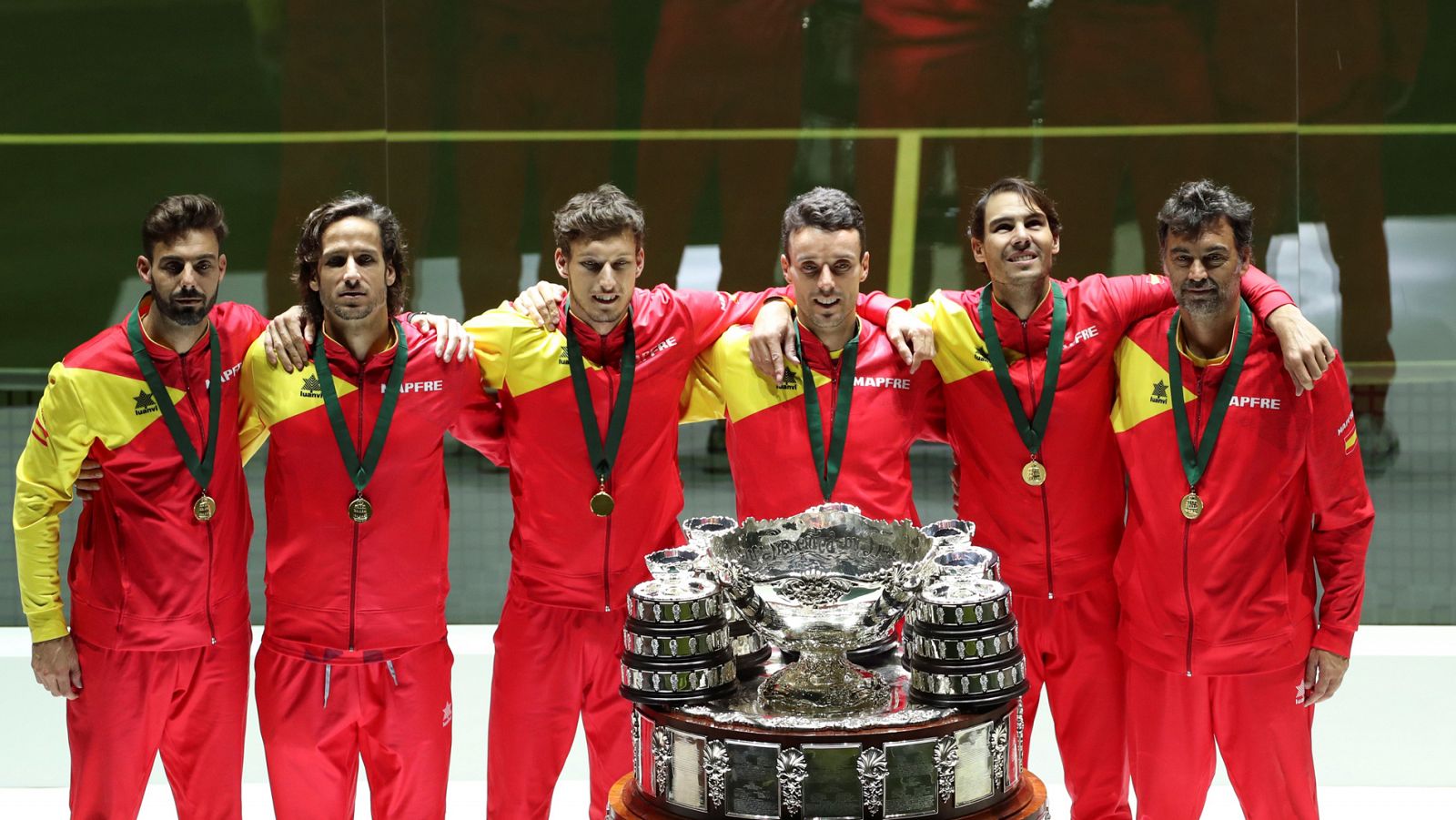 España posa con la Copa Davis 2019