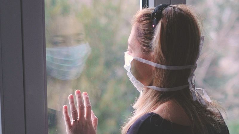 Casi el 60 % de los españoles ha penssado en algún momento que puede morir por la COVID-19.