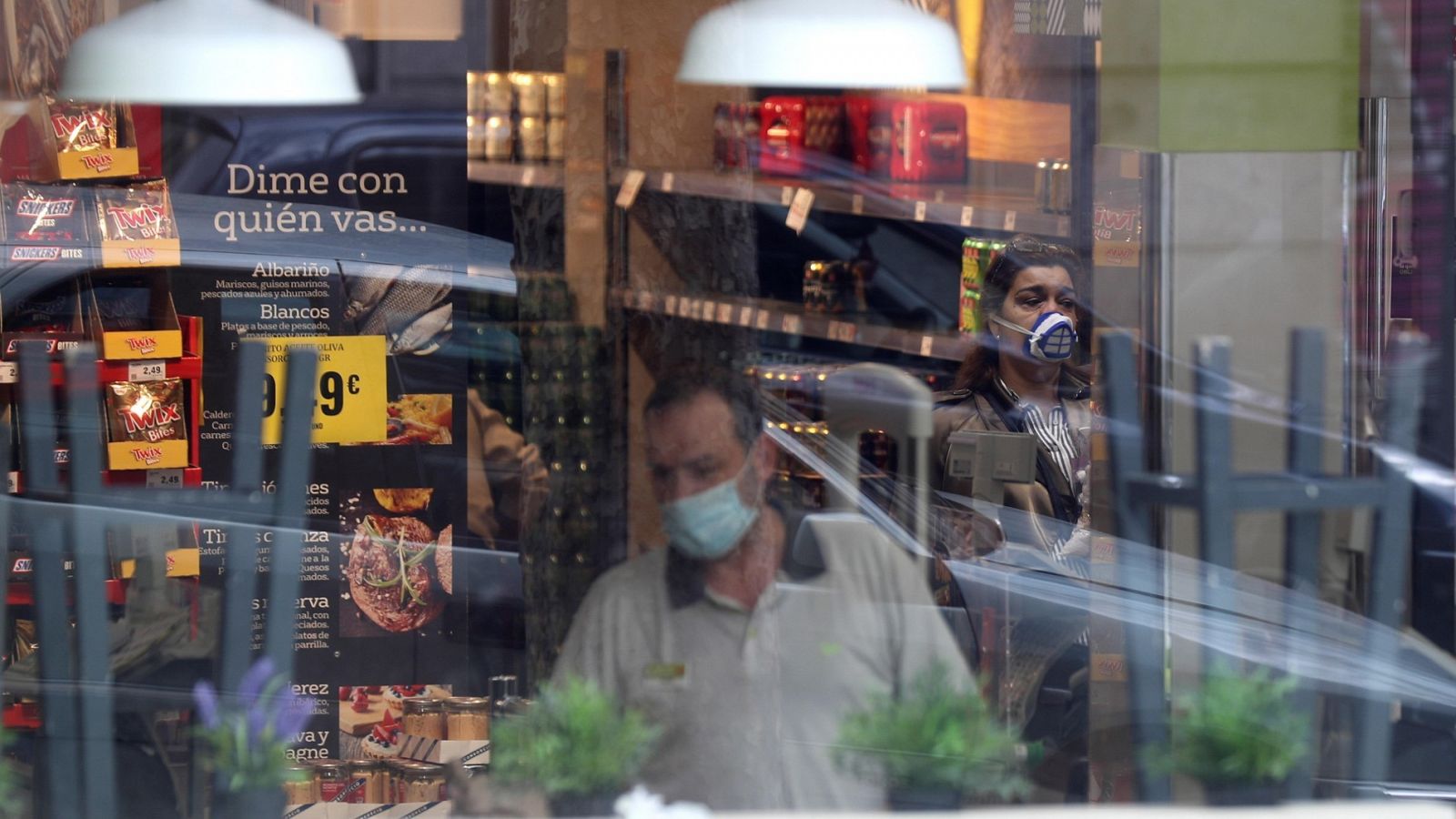 Establecimiento de alimentación abierto en la madrileña calle Ribera de Curtidores 