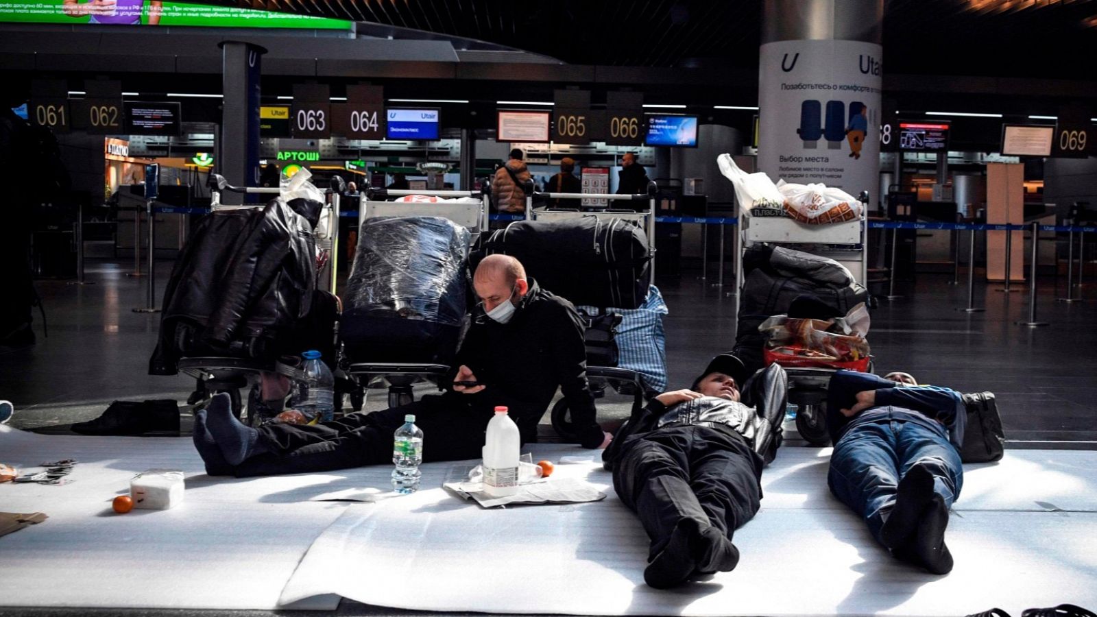 Españoles atrapados en aeropuertos extranjeros