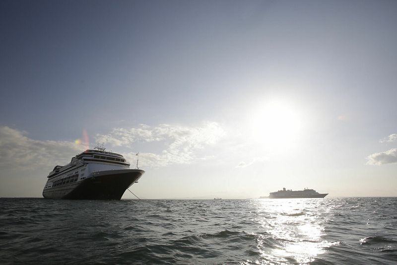 El curcero Zandaam frente a la costa de Panamá