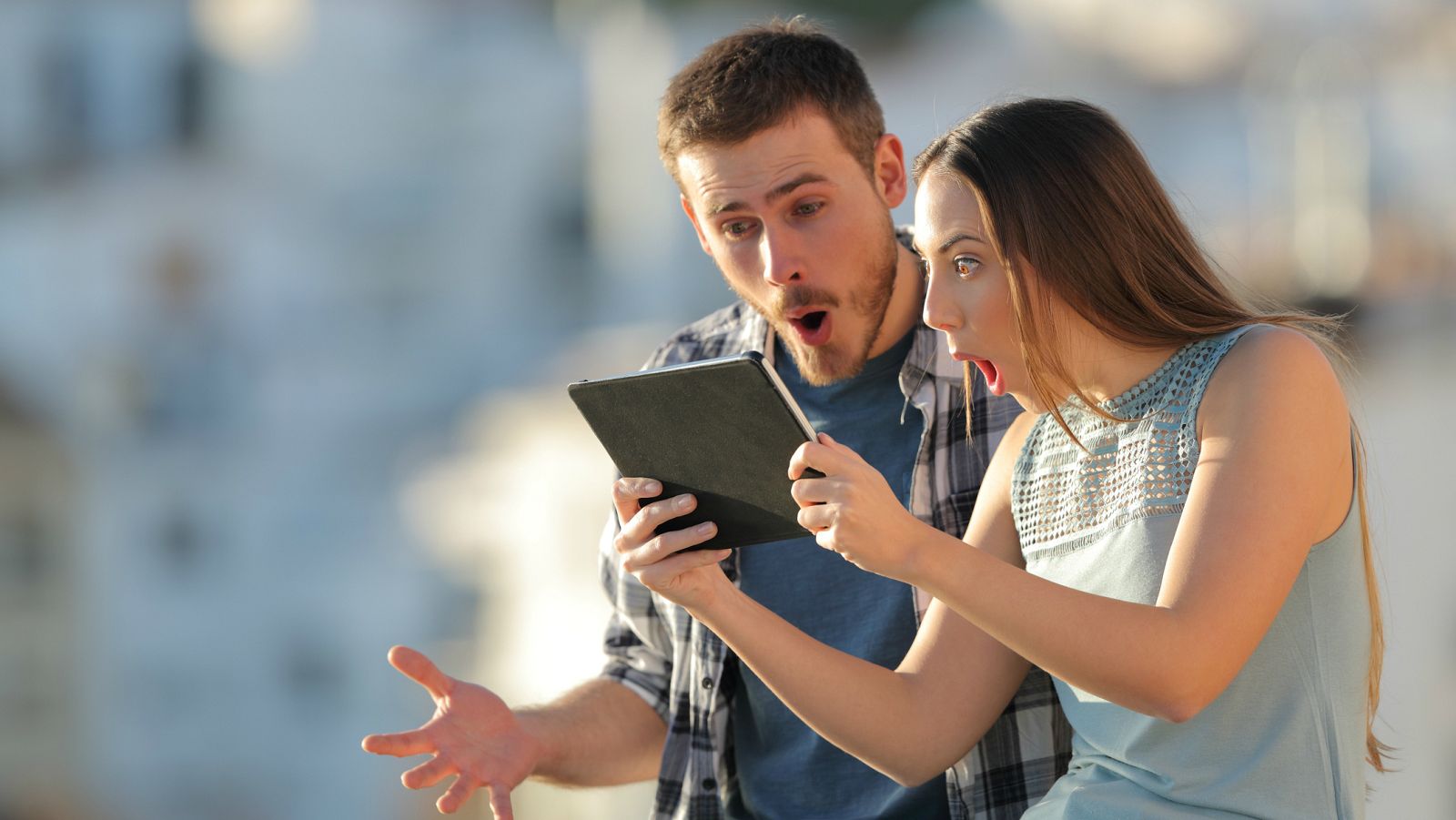 Houseparty ofrece un millón de euros a quien demuestre el origen del bulo sobre su hackeo.