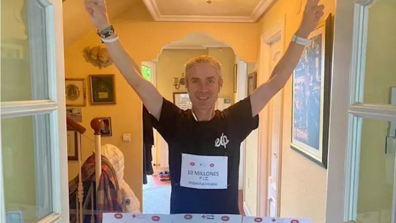 Imagen: La celebración de Martín Fiz al alcanzar los 10 millones de pasos