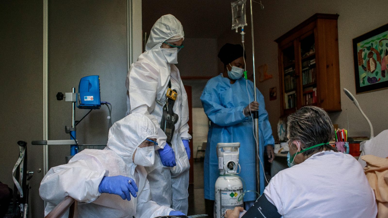 Imagen de voluntarios de Protección Civil en un hospital de Francia