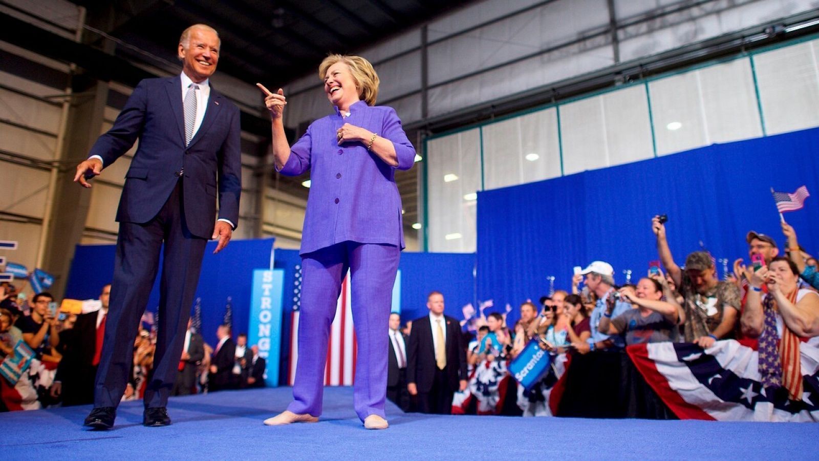 Joe Biden y Hillary Clinton durante un mitin en 2016