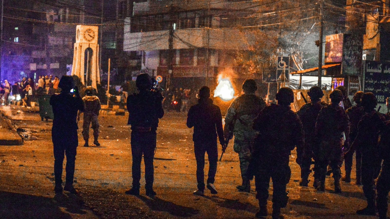 Enfrentamientos entre manifestantes y miembros del Ejército en Trípoli, Líbano, el 29 de abril de 2020