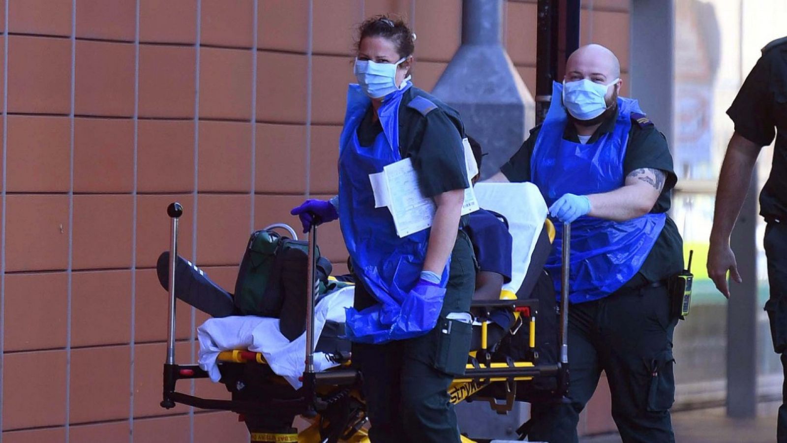 Reino Unido registra el mayor número de muertos de Europa por COVID-19