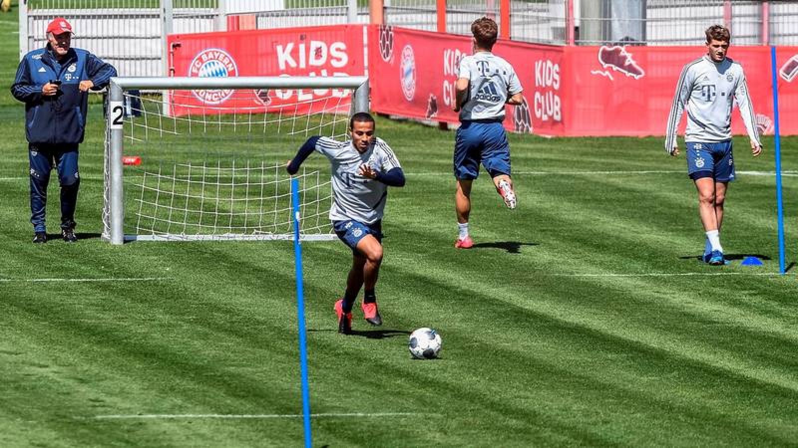El Bayern entrena con vistas al regreso de la Bundesliga.