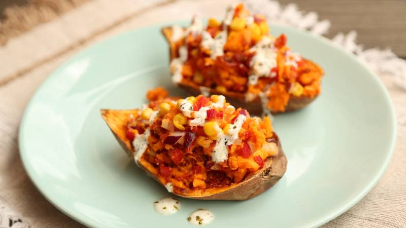 Boniato relleno con salsa agria de yogur