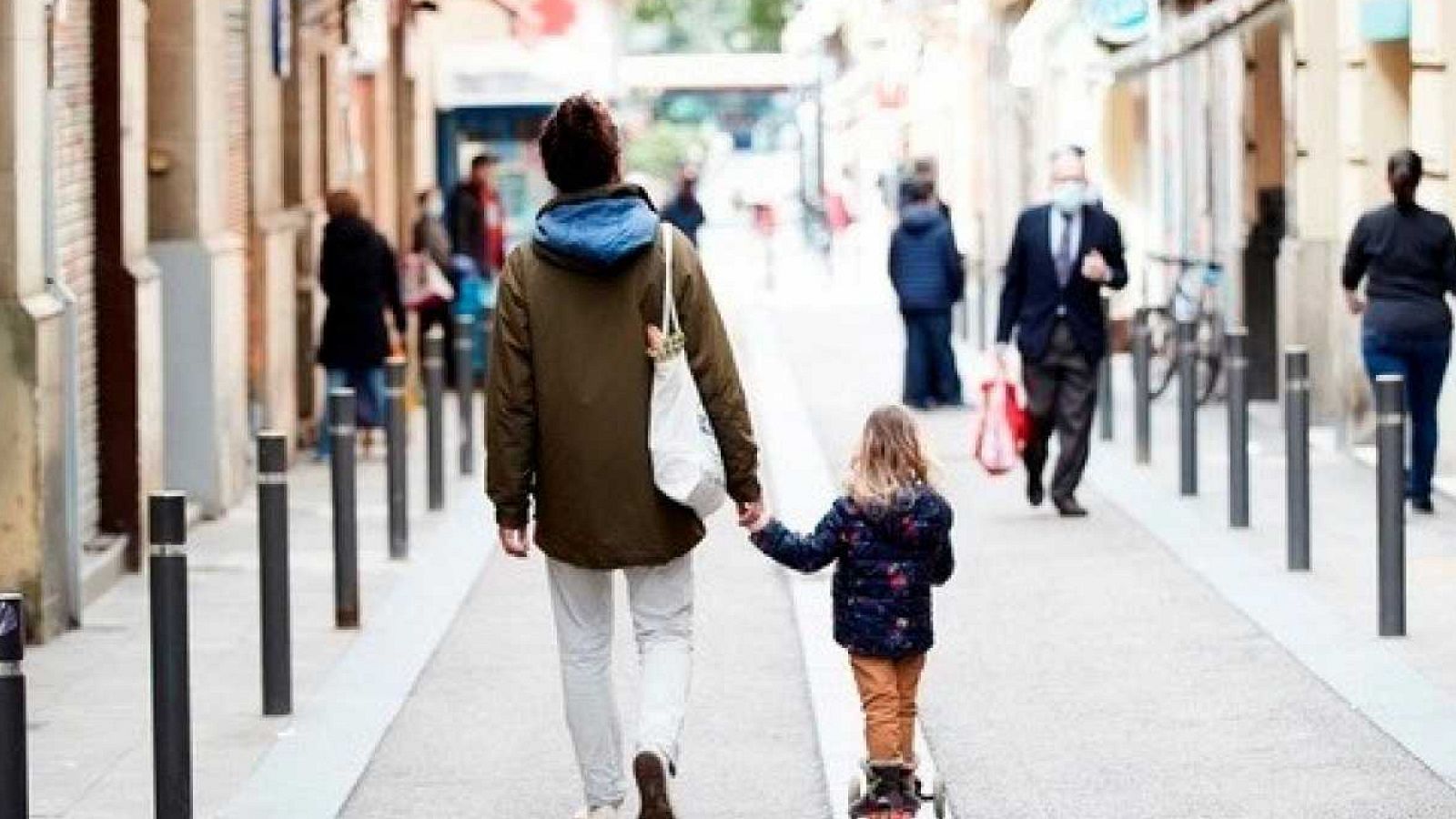 Imagen: Los horarios de los paseos con menores de 14 años podrán ser modificados por las CC.AA.