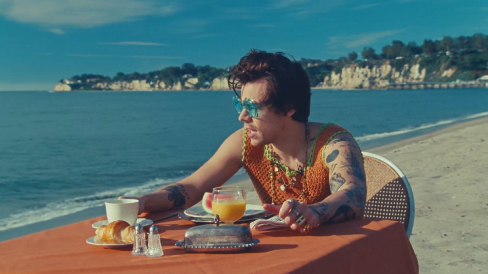 Harry Styles en el videoclip de "Watermelon Sugar"