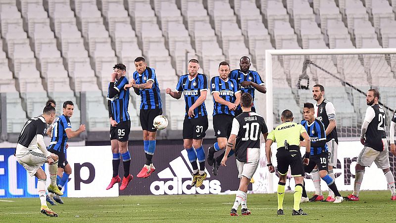Cristiano Ronaldo lanza una falta en el Juventus - Inter del pasado 8 de marzo.