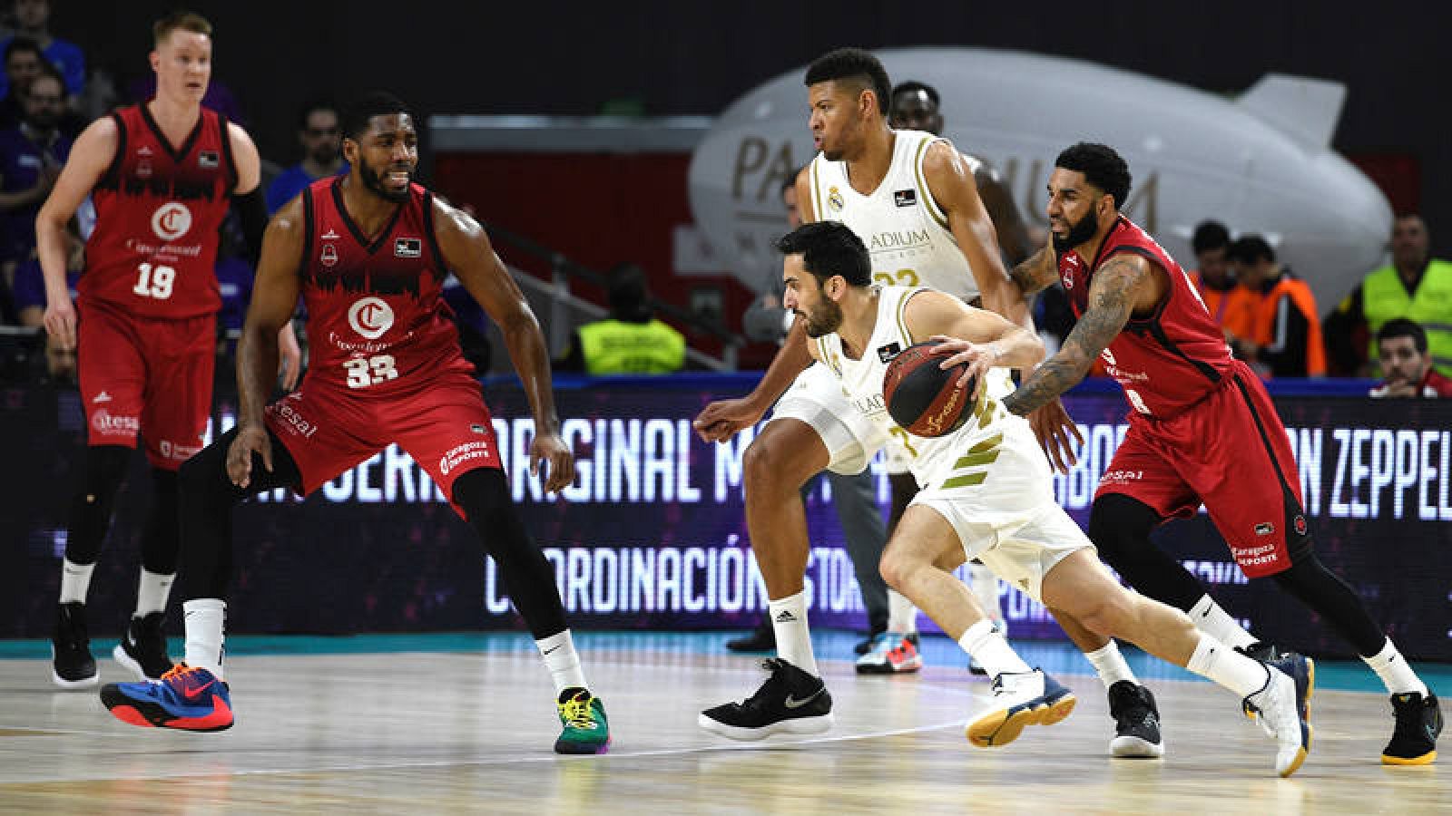 Imagen de un Real Madrid - Zaragoza del 8 de marzo, antes del parón.