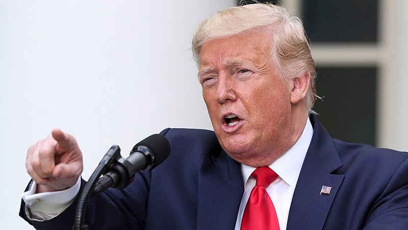 Trump amenaza con regular o cerrar compañías de redes sociales