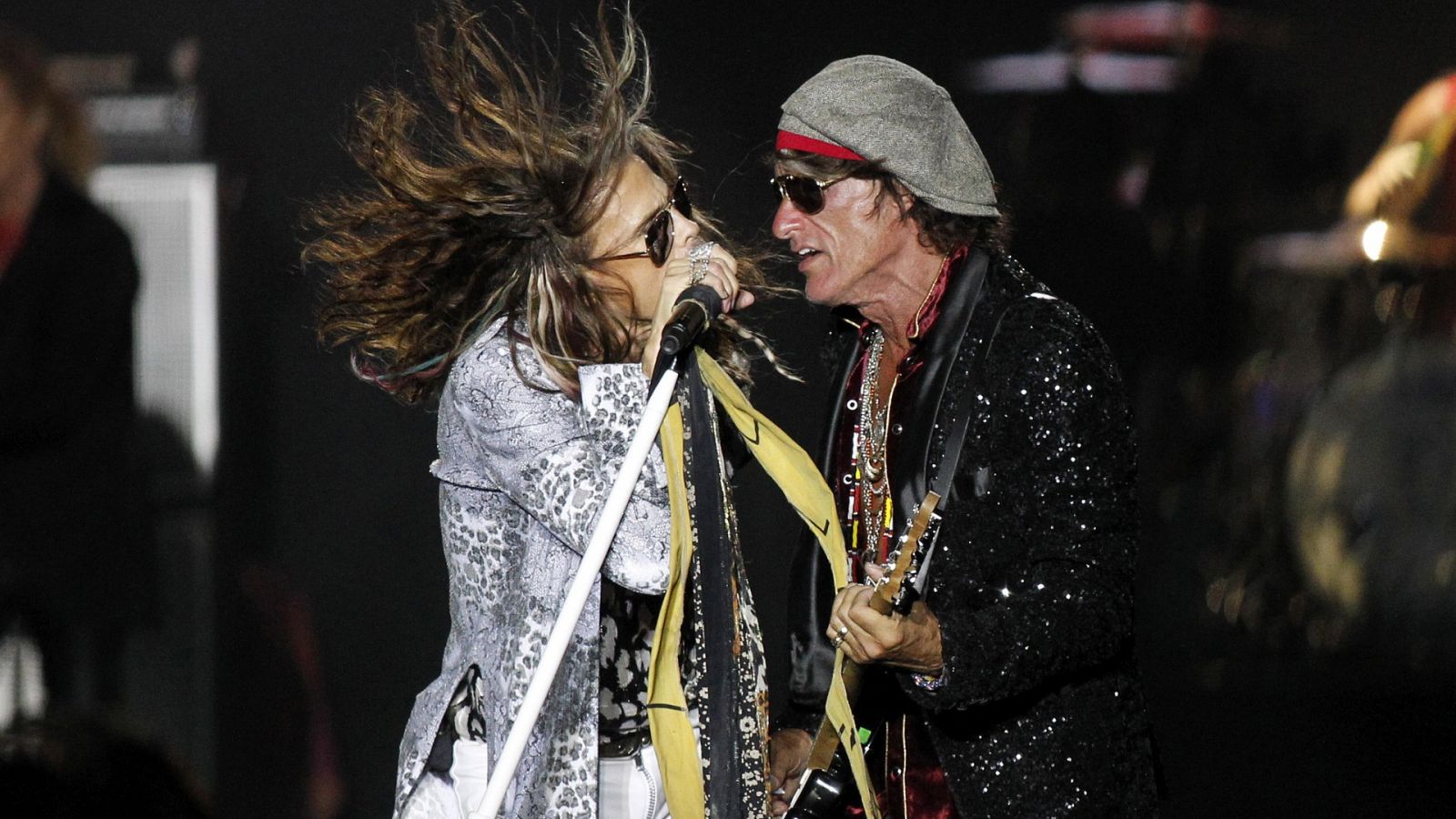 Steven Tyler y Joe Perry (Aerosmith) durante un concierto en Santa Cruz de Tenerife en 2017.