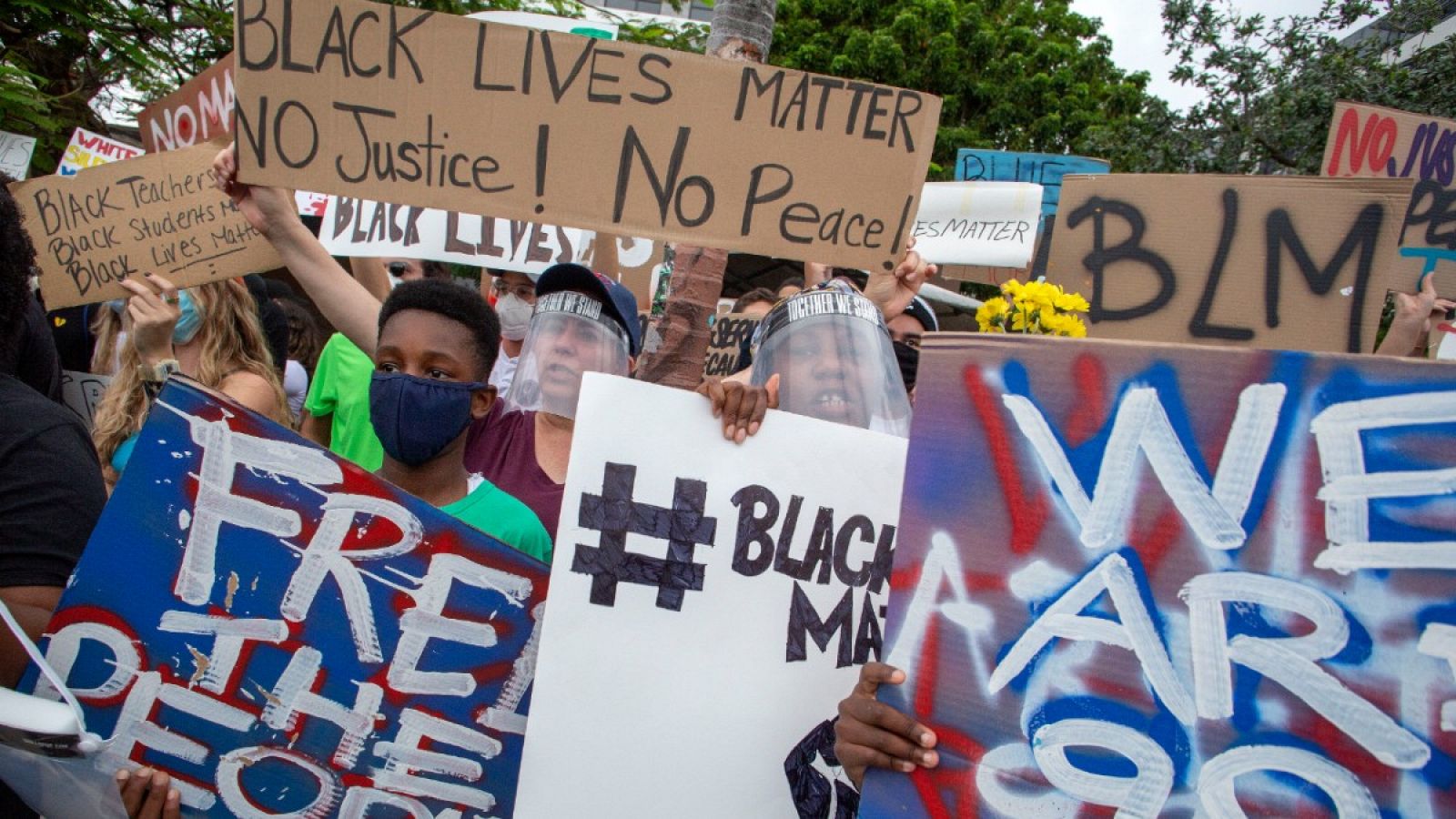 Una imagen de la marcha pacífica en Miami el 5 de junio de 2020 para rendir homenaje a los afroamericanos muertos a manos de la policía George Floyd y Breonna Taylor.