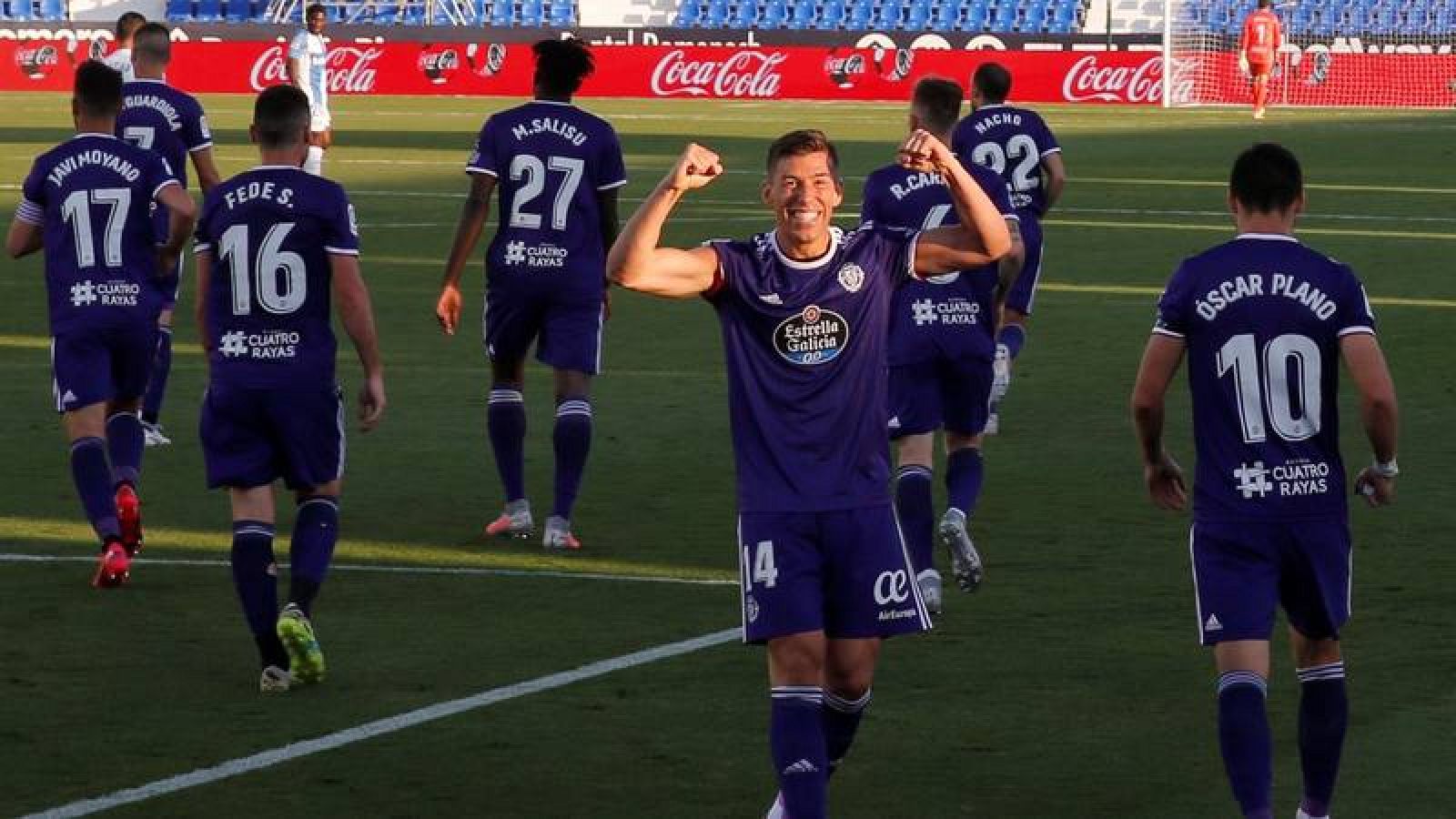 Rubén Alcaraz celebra el segundo gol del Valladolid en Butarque.