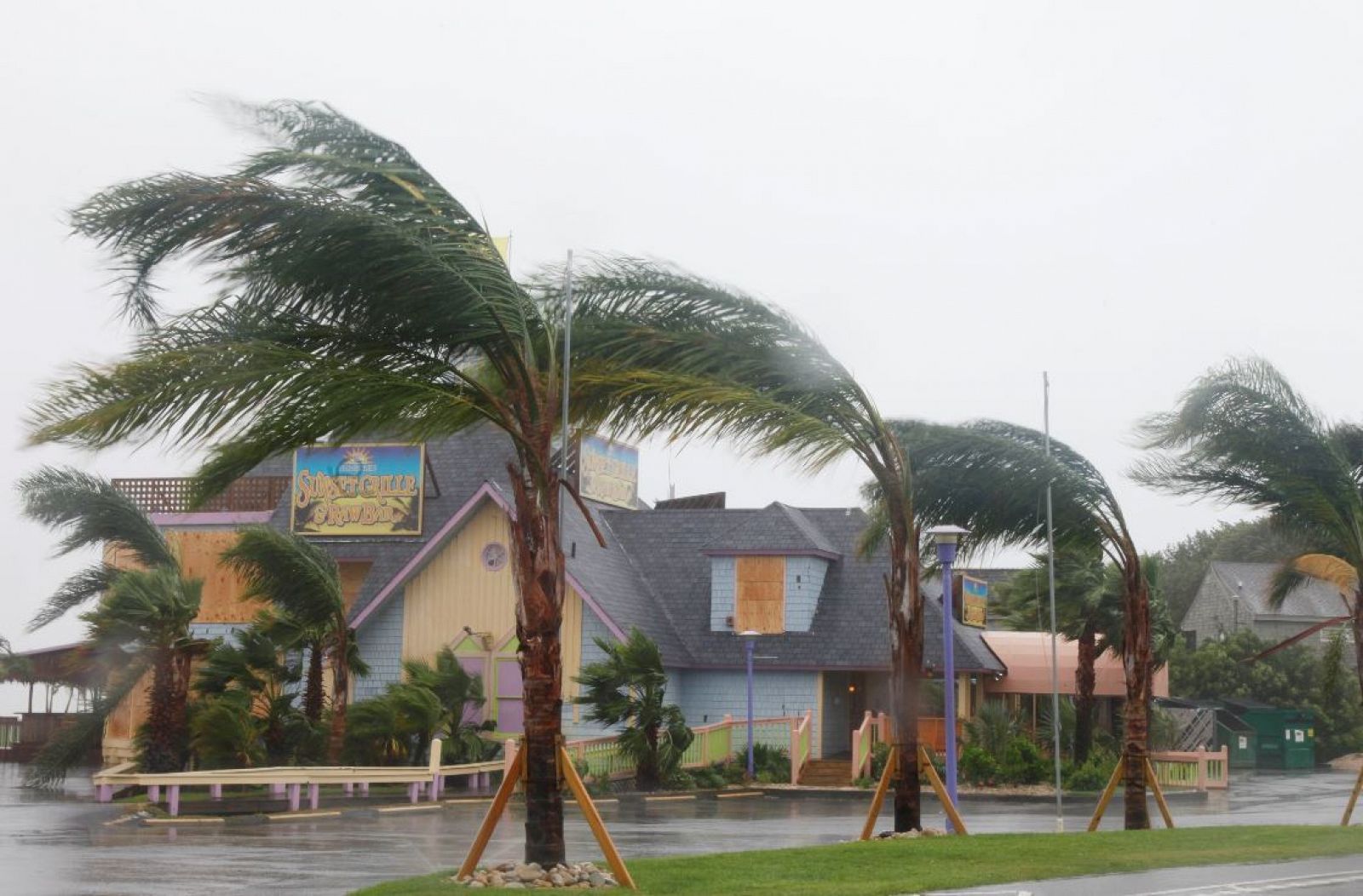  Viento sopla ante un huracán