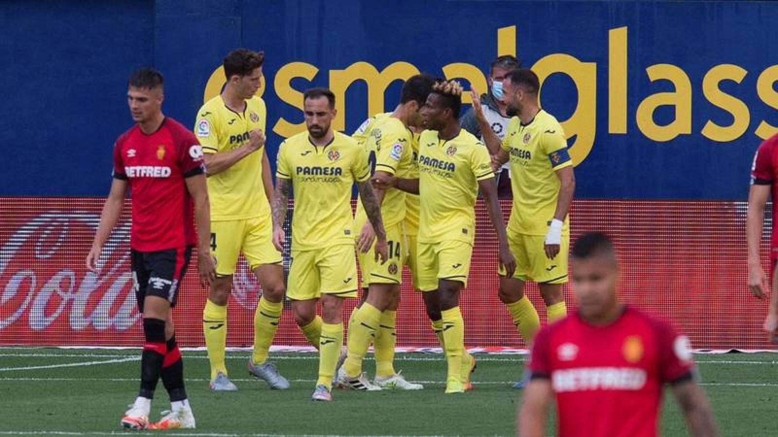 Los jugadores del Villarreal celebran el gol del equipo castellonense ante el Mallorca.