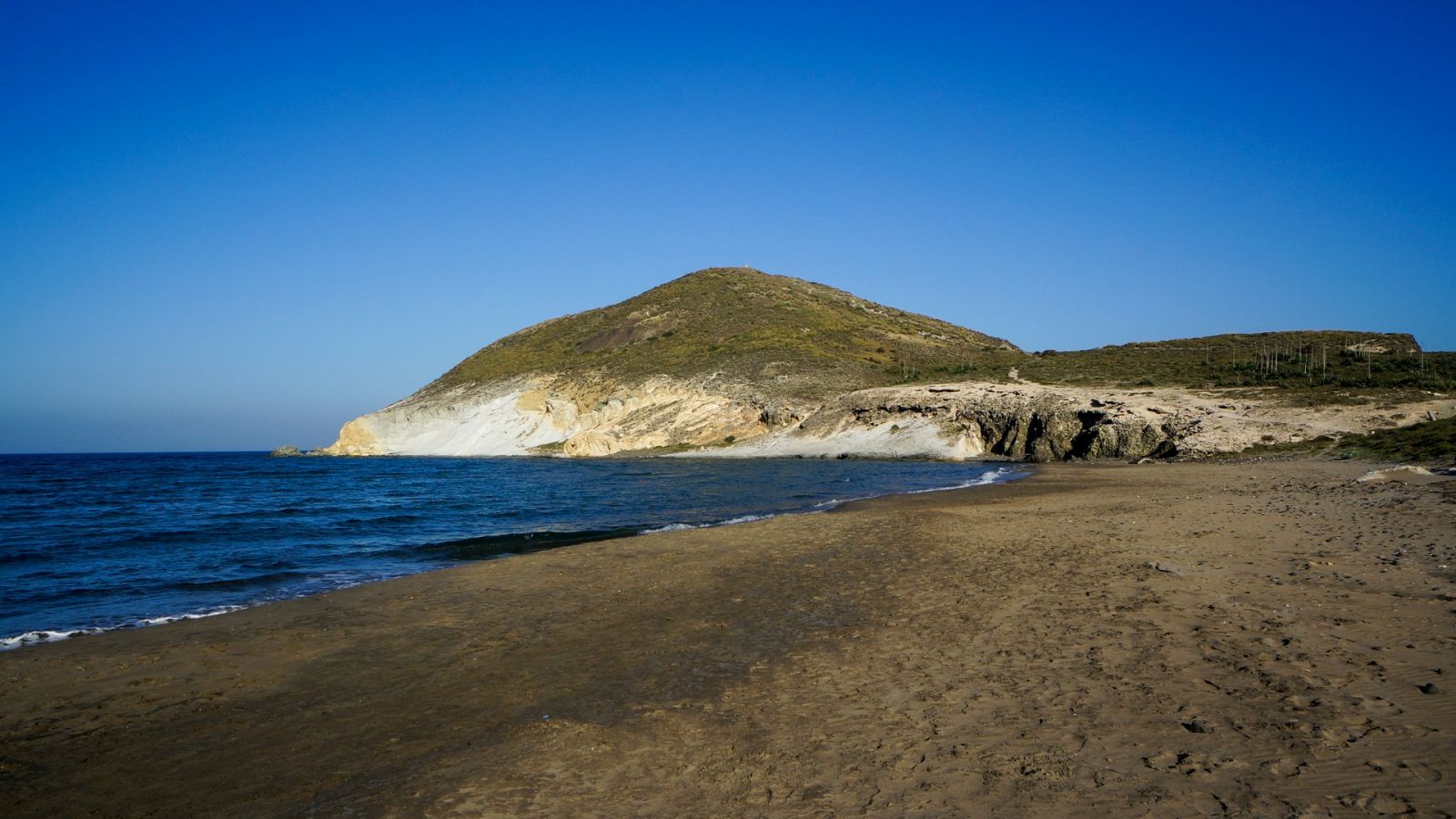 La Junta autoriza la construcción de un hotel en la Bahía de los Genoveses, en el parque natural Cabo de Gata