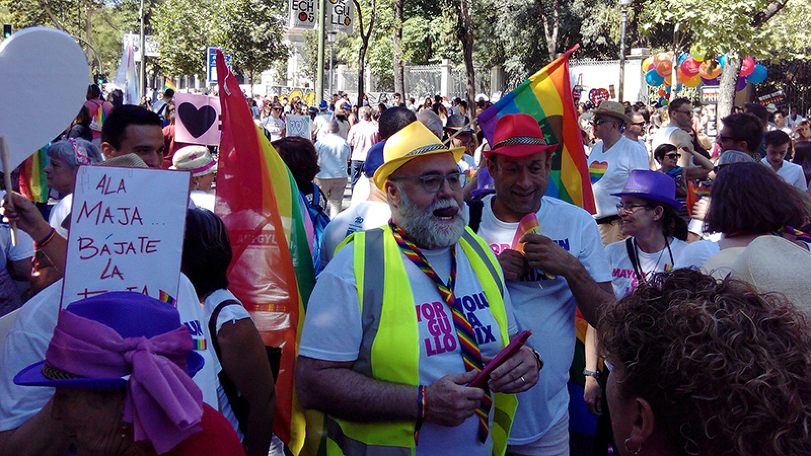 Personas mayoresdel colectivo LGTBI, en el Día del Orgullo en Madrid en 2017