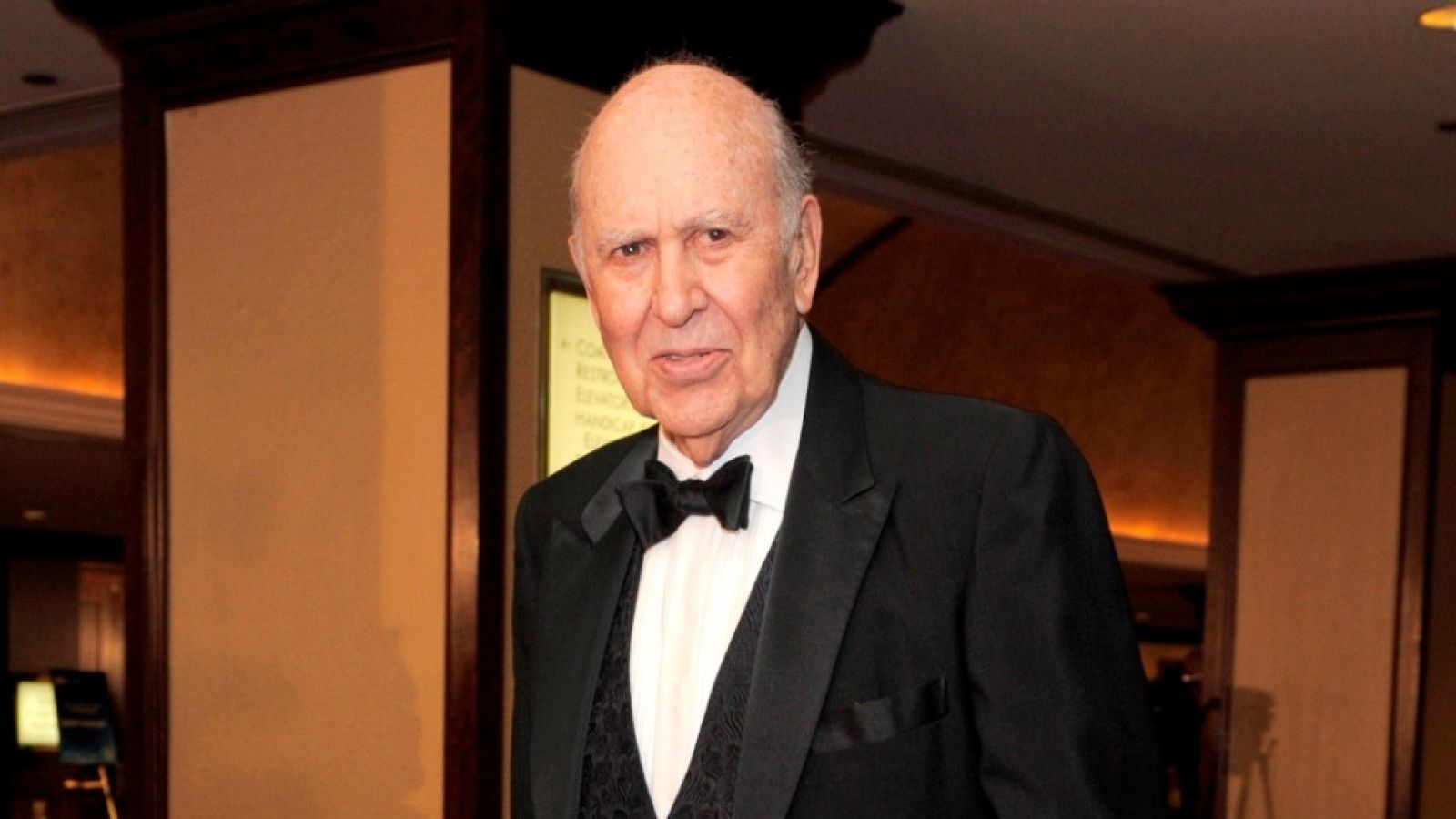 El actor, director, productor, guionista Carl Reiner.