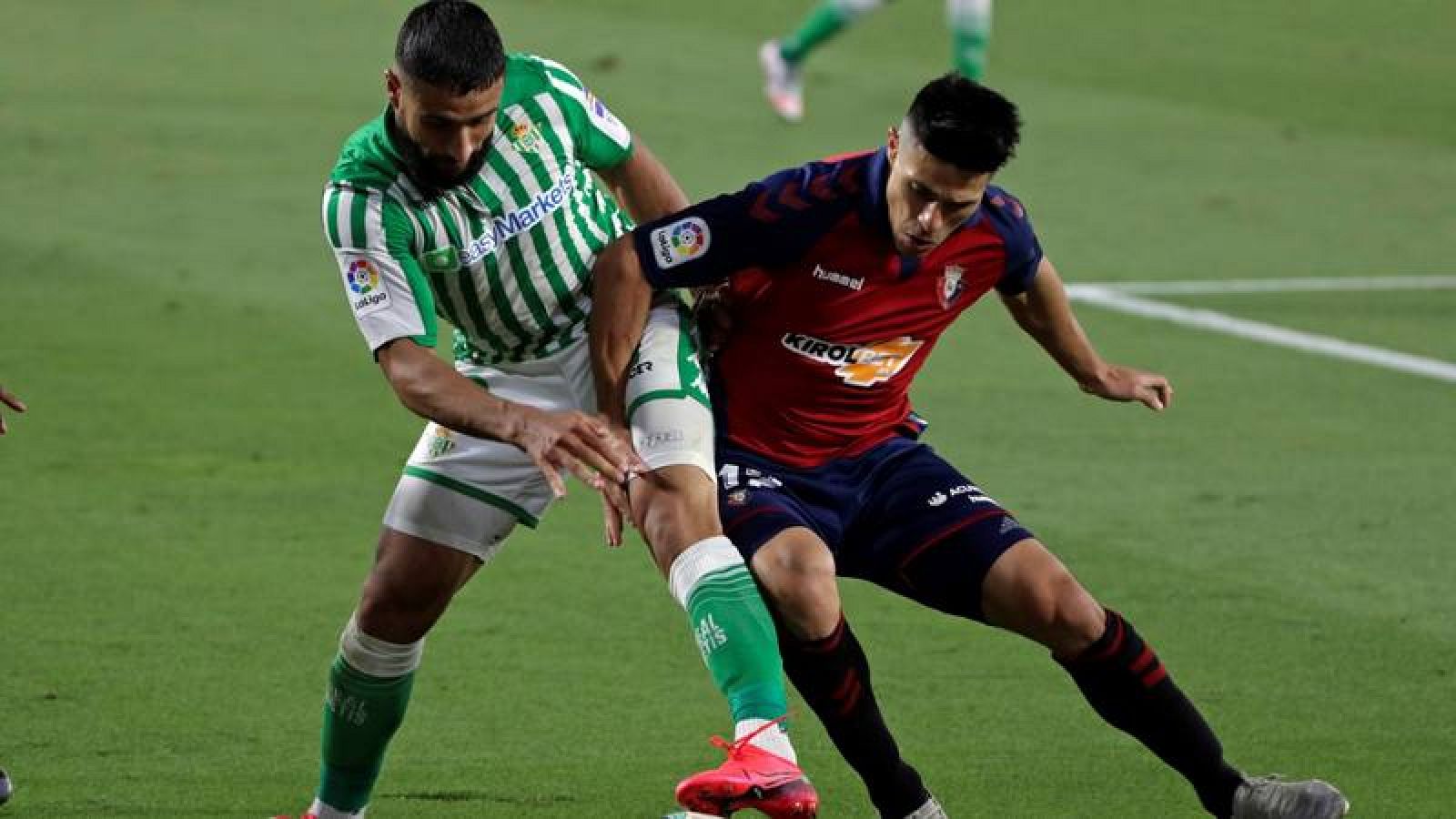 El Betis pasó por encima de un Osasuna descorazonador.