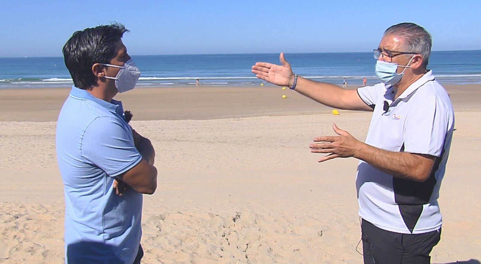 Contadores de bañistas en la playa de Conil