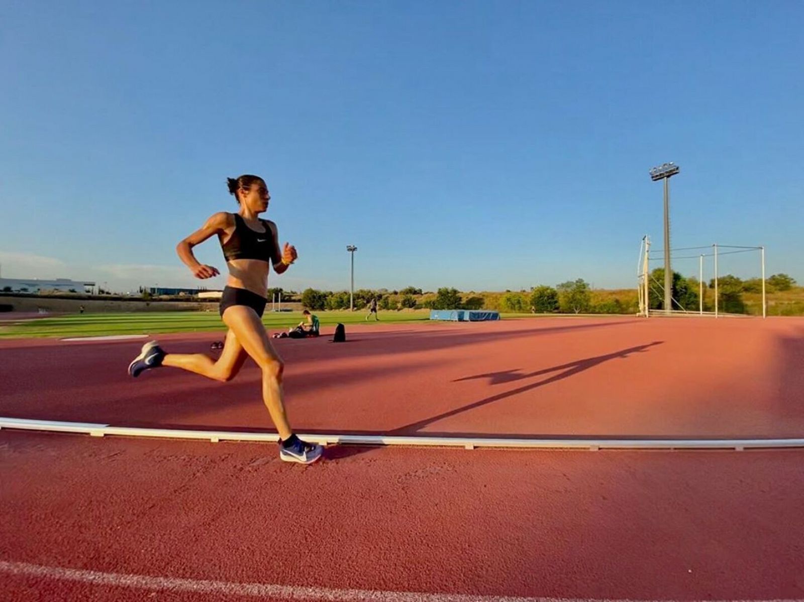 Marta Galimany pista de atletismo Le Fornas. Instagram