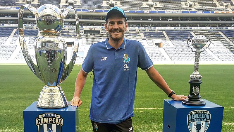 Iker Casillas se retira del fútboll
