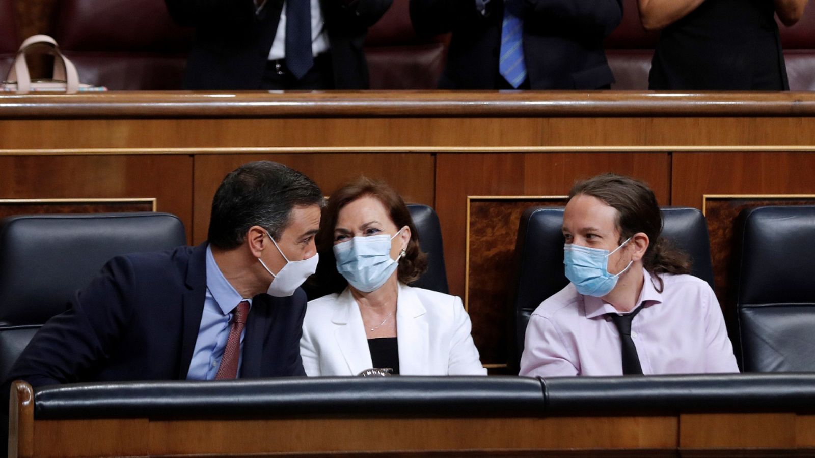 Pedro Sánchez junto a Carmen Calvo y Pablo Iglesias