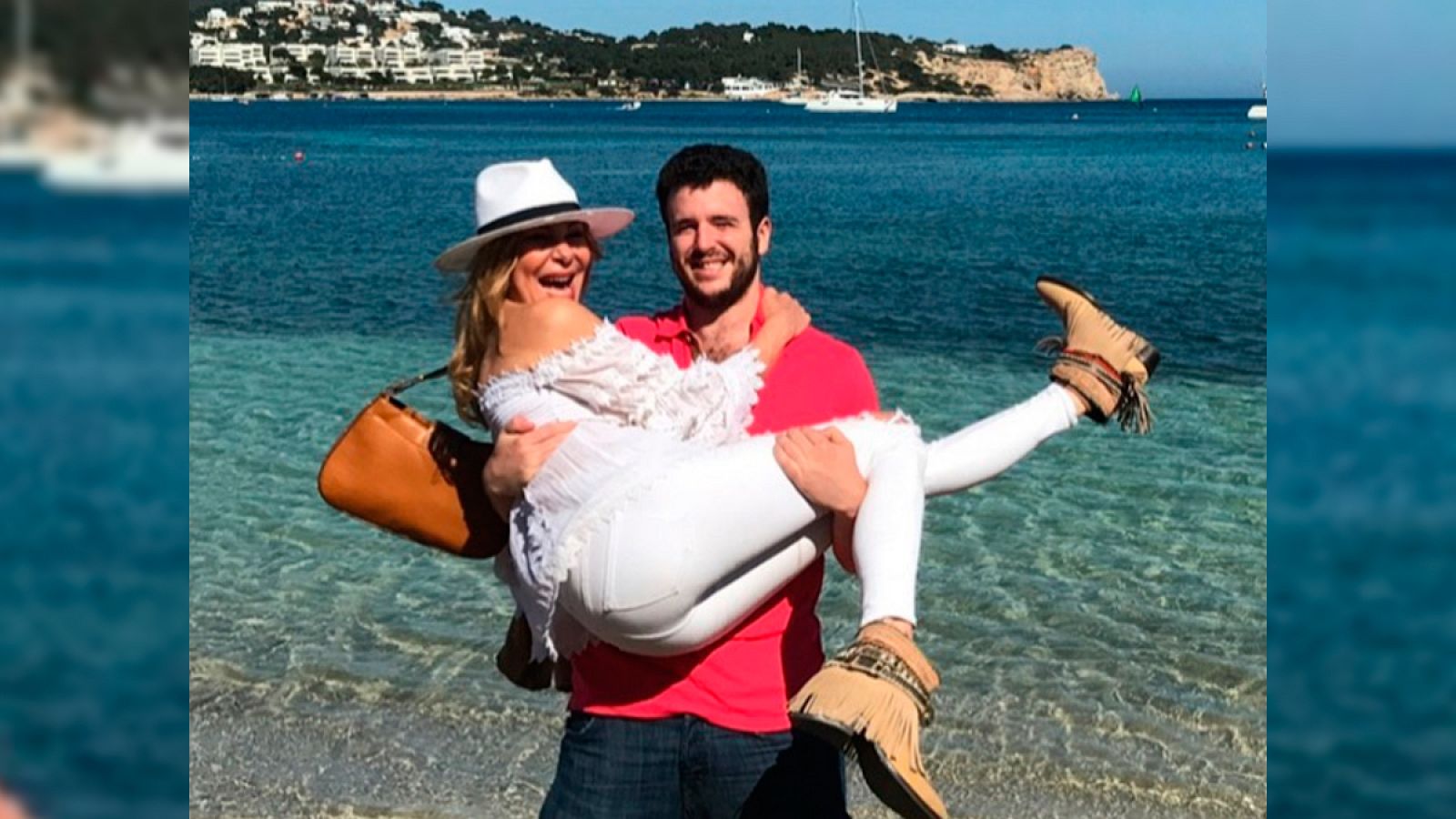 Ana Obregón junto a su hijo Alex Lequio