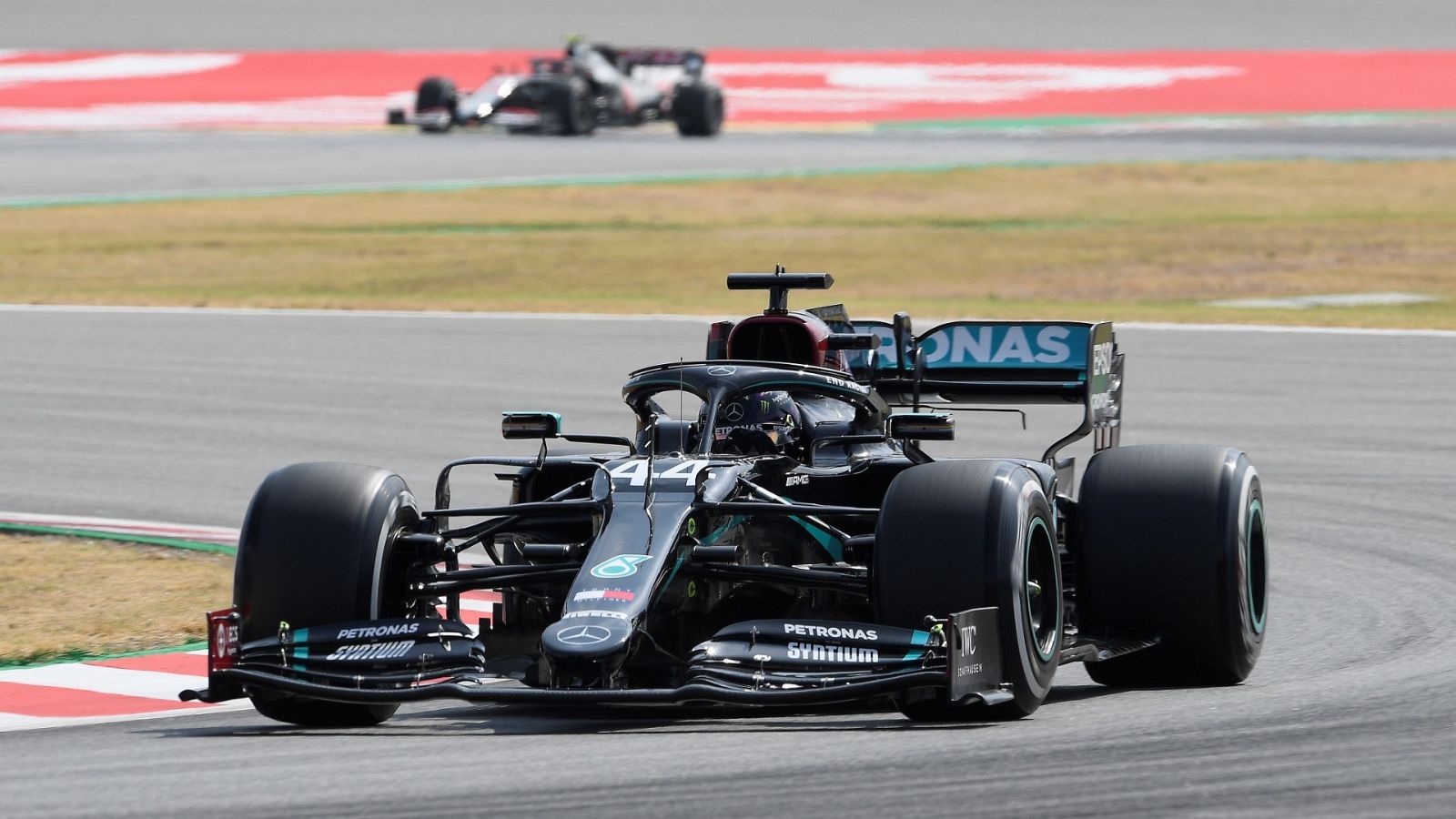  Bottas y Hamilton se ponen al frente en los Libres de F1