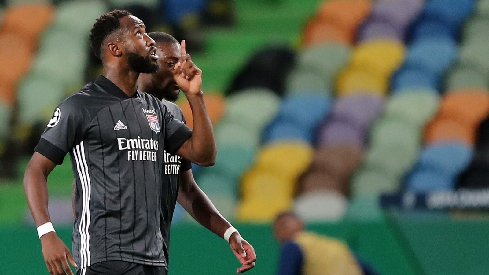  Moussa Dembélé celebra su doblete ante el Manchester City en los cuartos de Champions League