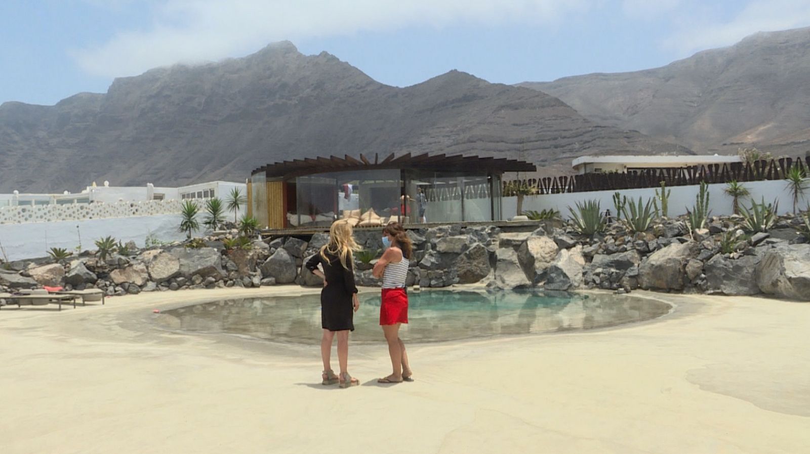 'Comando al sol'  recala en las tranquilas playas de Lanzarote