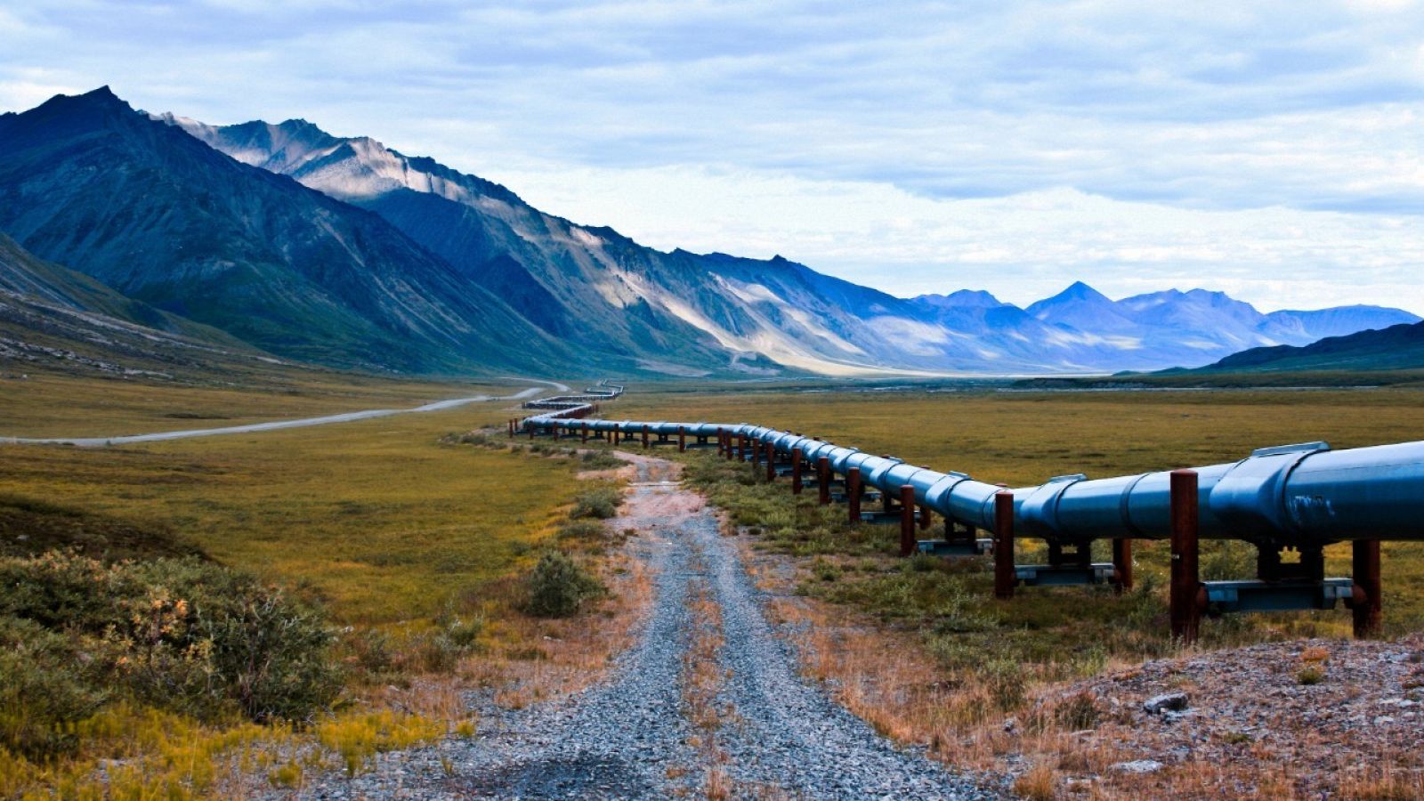  Un oleoducto lleva el petróleo del norte de Alaska hasta Valdez cerca de la reserva natural del Ártico