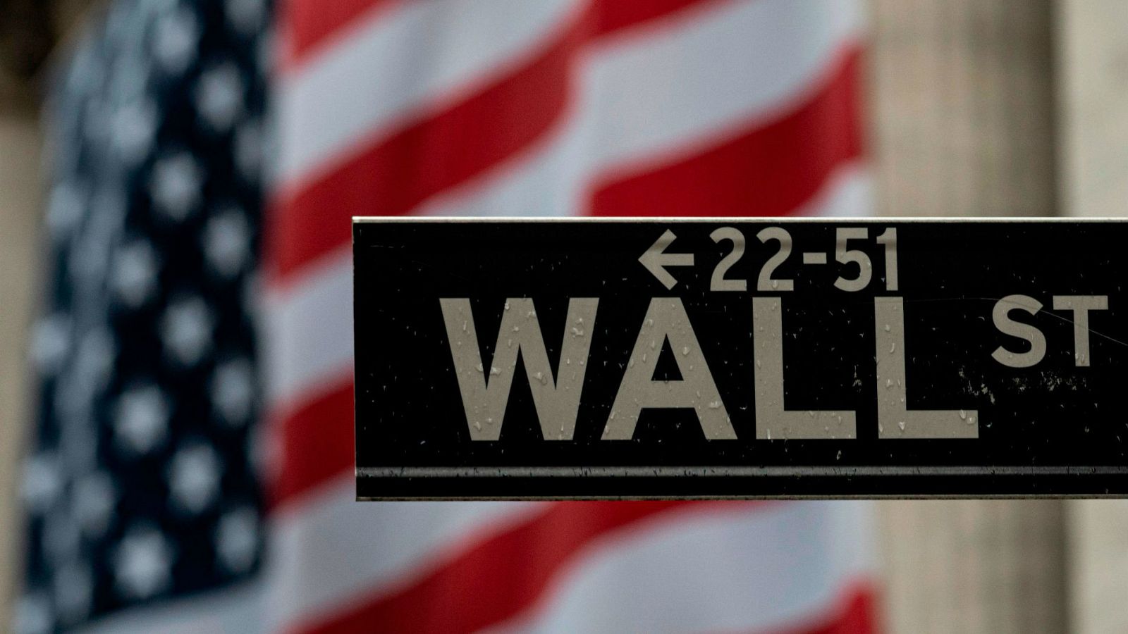 Wall Street: El S&P 500 anota su primer récord desde febrero y el Nasdaq recupera máximos.