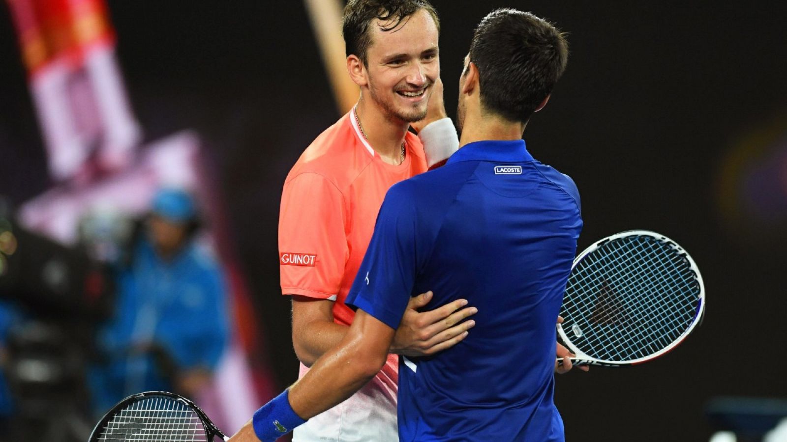 El tenista serbio Novak Djokovic celebra su victoria ante el ruso Daniil Medvedev durante el pasado Abierto de Australia en 2019.