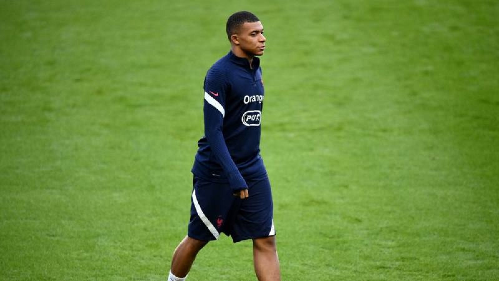 El jugador francés Kylian Mbappé durante el entranmiento previo al encuentro de su selección ante Croacia. 