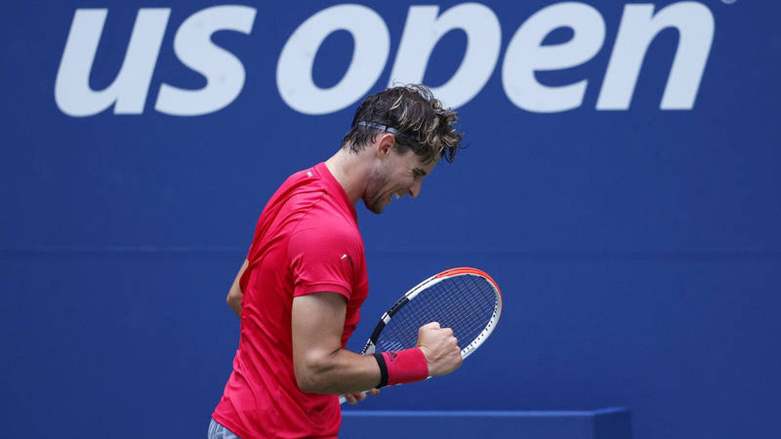 El austriaco Dominic Thiem celebra su victoria ante su compatriota Feliz Auger-Alliasime.