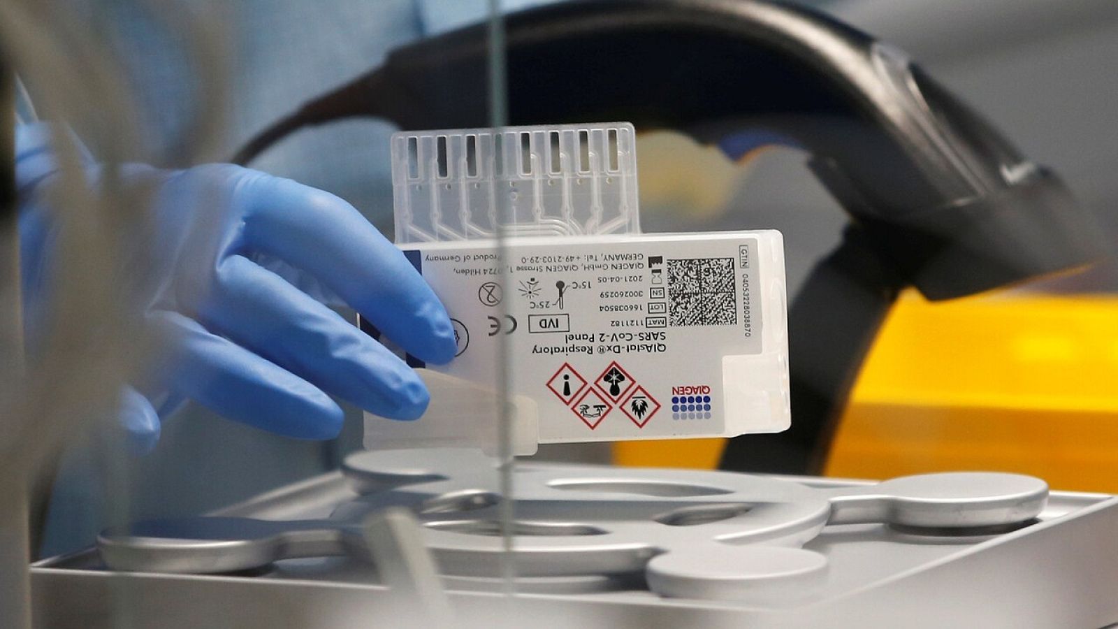 Fábrica de tests en Alemania. REUTERS/Leon Kuegeler